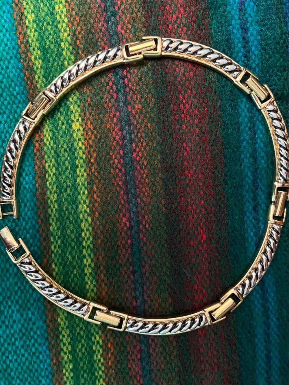 Gold Two-Tone Twisted Cable Chocker Necklace - Unique Edwin Pearl Necklace - Picture 12 of 16